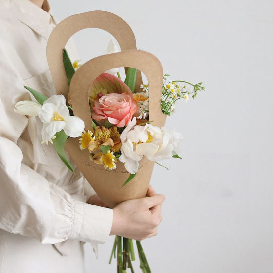 Creative nouveau design en forme de Kraft papier fleur sac d'emballage cadeau