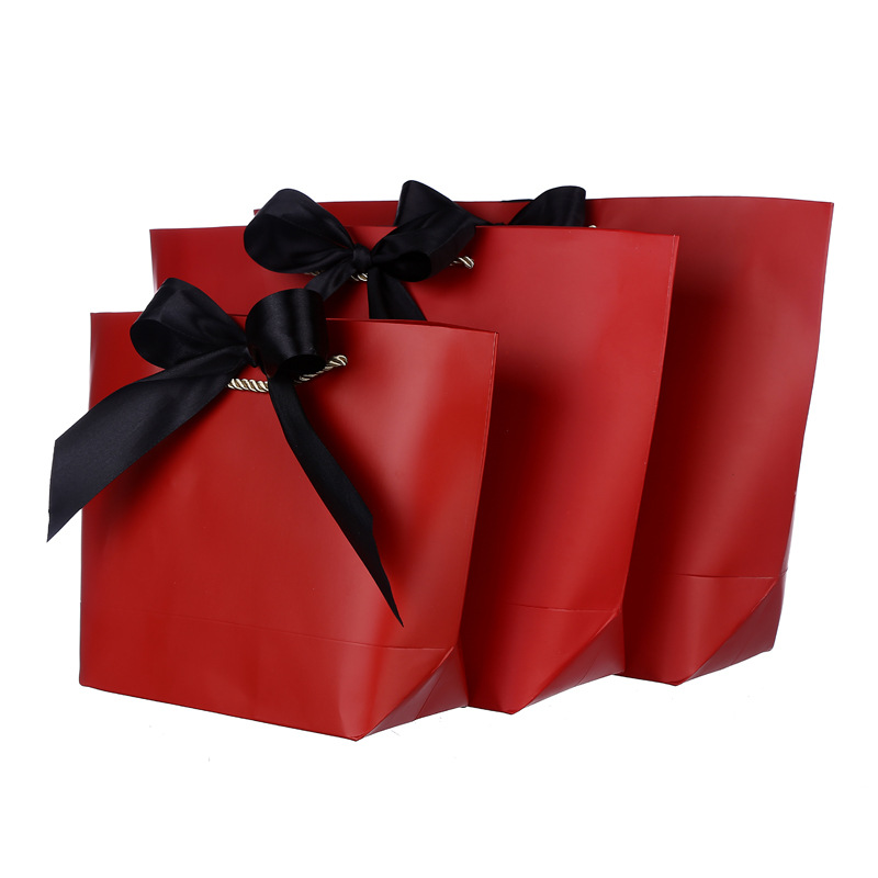  Sacs-cadeaux d'emballage en papier rouge de mode en gros, sacs à provisions de festival