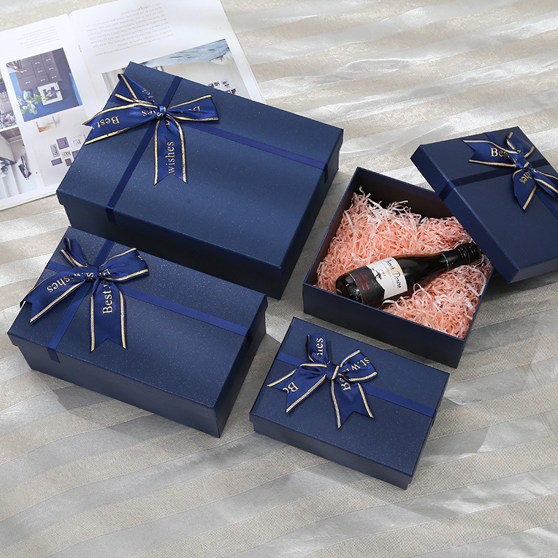 Boîte d'emballage en papier rigide de haute qualité pour emballer un cadeau