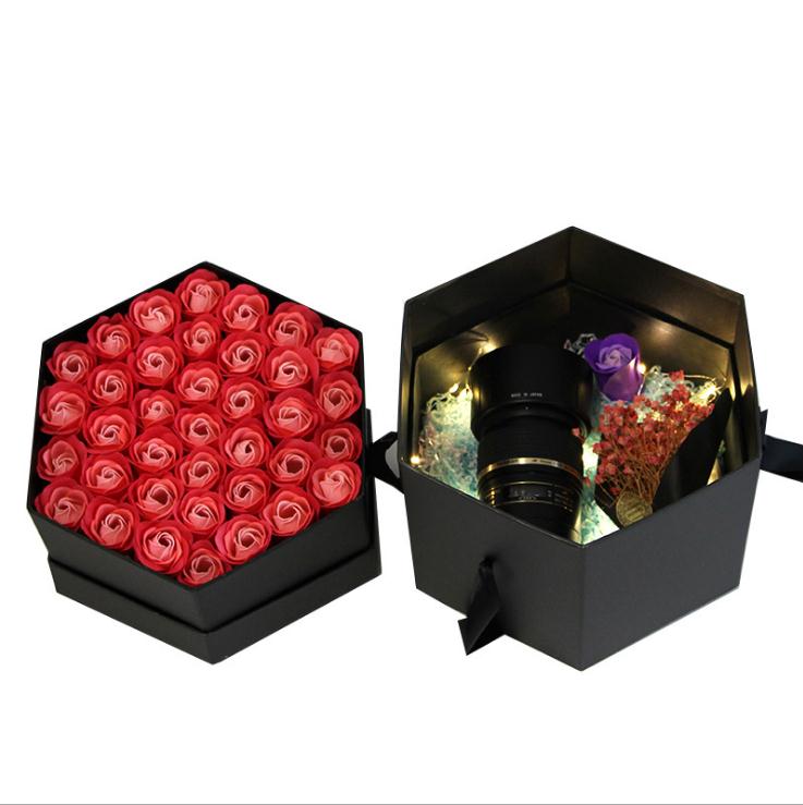 Boîte d'emballage de cadeau de fleur de carton d'hexagone pour des Valentines avec le ruban